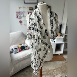 AUTHENTIC Alexander McQueen Silk Skull Scarf NWOT White Black Red Ltd Edition